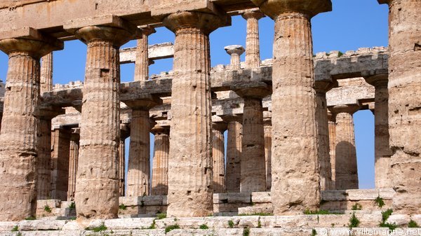 Le temple de Neptune à Paestum Le temple de Neptune à Paestum