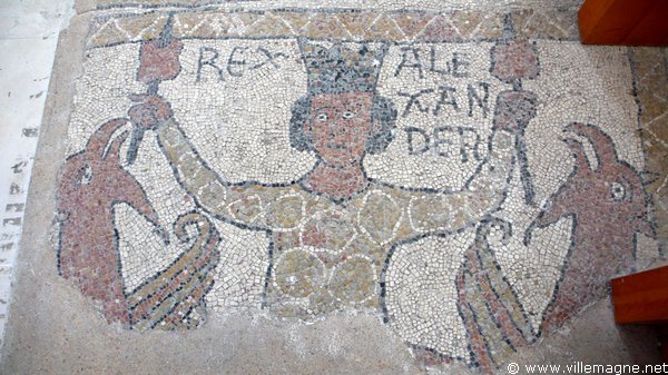 Le voyage au Paradis d’Alexandre le Grand, mosaïque de pavement dans le chœur de la cathédrale de Trani