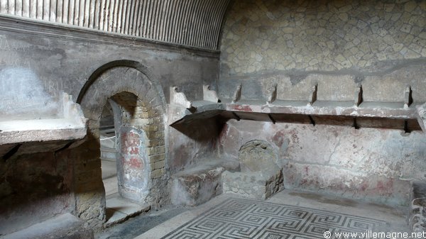 Les thermes des femmes à Herculanum : le <em>tepidarium</em> (la salle tiède)