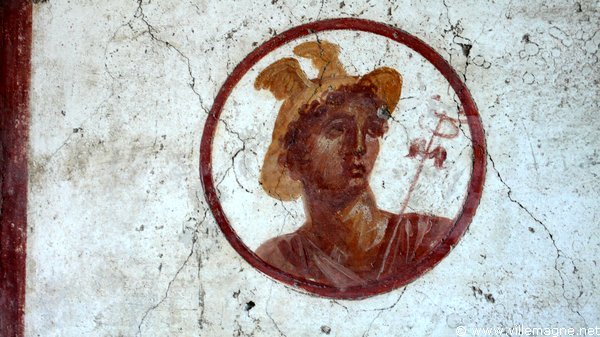 Peinture sur un mur de la maison de la chasse antique à Pompéi