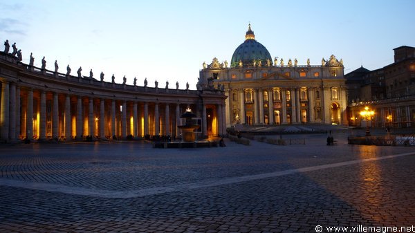 Place Saint-Pierre à Rome Place Saint-Pierre à Rome