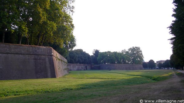 Remparts de Lucques Remparts de Lucques