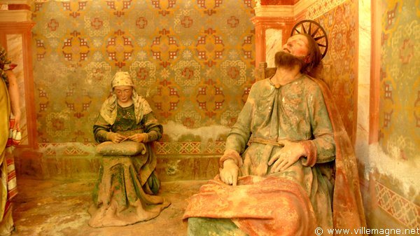 Après avoir découvert que sa fiancée est enceinte, Saint Joseph est averti en songe par un ange de ne pas répudier la Vierge Marie Après avoir découvert que sa fiancée est enceinte, Saint Joseph est averti en songe par un ange de ne pas répudier la Vierge Marie