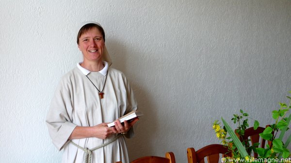 Sœur Cécile, Clarisse de Roôcourt Sœur Cécile, Clarisse de Roôcourt