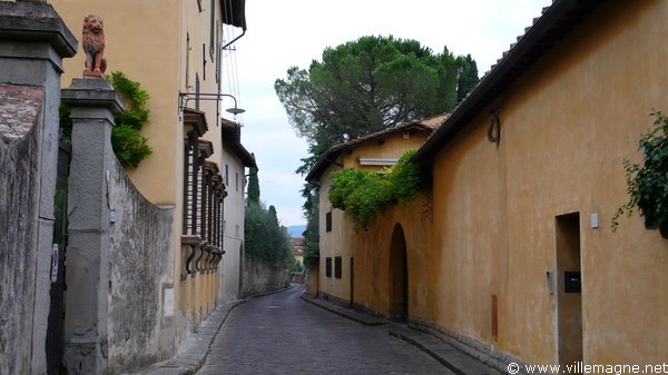 Sur la colline de San Miniato à Florence Sur la colline de San Miniato à Florence