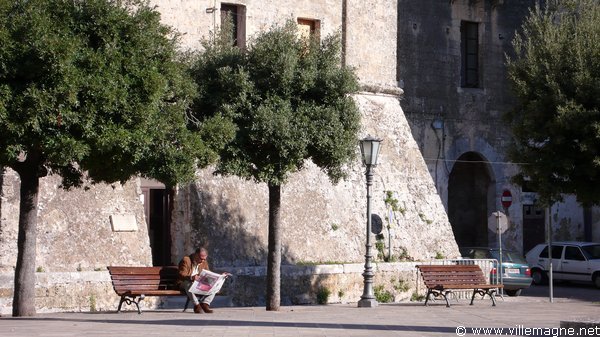 Sur la place de Tricase Sur la place de Tricase