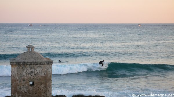 Sur la plage de Leuca, à l’extrémité du Salento, le talon de la botte italienne Sur la plage de Leuca, à l’extrémité du Salento, le talon de la botte italienne