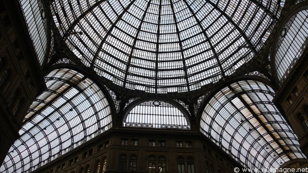 Verrière de la galerie Umberto Ier à Naples Verrière de la galerie Umberto Ier à Naples