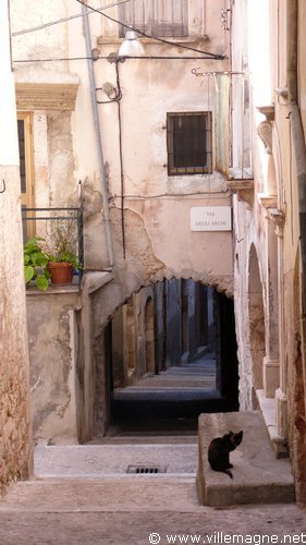 Village d’Ofena, au sud-est de L’Aquila Village d’Ofena, au sud-est de L’Aquila