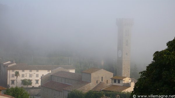 Village de Fiesole, sur une colline qui domine Florence - Le lieu où Boccace situa son <em>Décaméron</em> Village de Fiesole, sur une colline qui domine Florence - Le lieu où Boccace situa son <em>Décaméron</em>