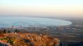 Baie de Manfredonia vue depuis le monastère de Santa Maria di Pulsano, sur le plateau du Gargan Baie de Manfredonia vue depuis le monastère de Santa Maria di Pulsano, sur le plateau du Gargan