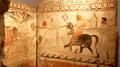 Peintures de tombes conservées au musée de Paestum (IVe siècle avant J.-C.) Peintures de tombes conservées au musée de Paestum (IVe siècle avant J.-C.)