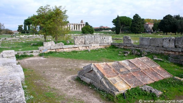 Vestiges de Paestum - L’<em>Heroon</em>, temple sur l’Agora (520-510 avant J.-C.)